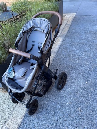 Kinderkraft Moov Capazo + Silla Coche Gris