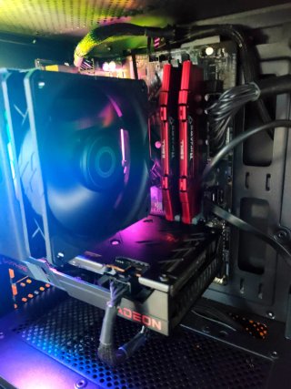 PC Gaming – i5-8400 + RX 6600 – 16 GB RAM
