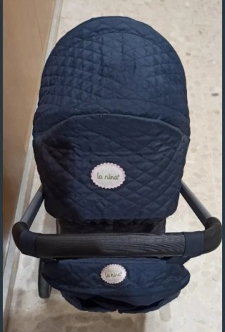 Carrito de muñecas azul acolchado