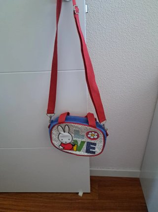 Bolso infantil Miffy LOVE.