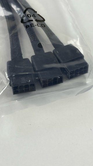 Adaptador NVIDIA 12VHPWR a 3x PCIe 8 pin