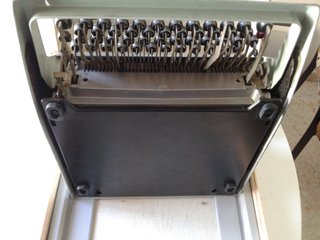 Máquina de escribir Olivetti Studio de Luxe