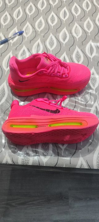 Nike Vomero Premium Mujer Rosa/Amarillo