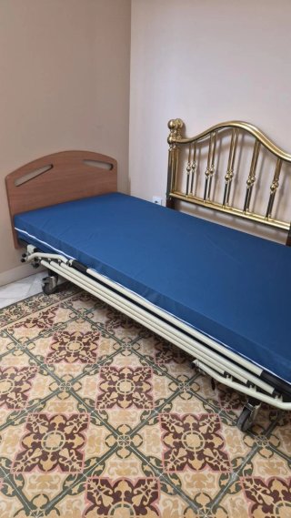 Cama articulada eléctrica madera y metal