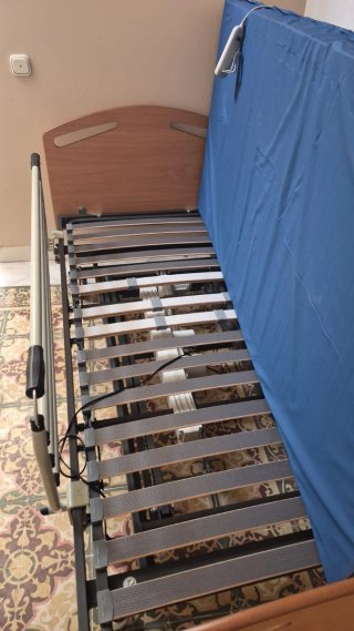 Cama articulada eléctrica madera y metal