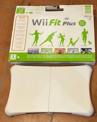 Consola Nintendo Wii + Wii Fit Plus