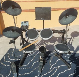 Batería Electrónica Behringer XD8USB