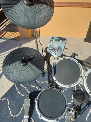 Batería Electrónica Behringer XD8USB