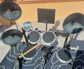 Batería Electrónica Behringer XD8USB