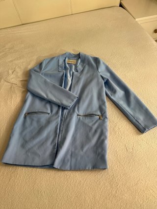 Blazer azul con cremalleras