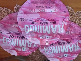 Confezione da 3 Cappelli e Mascherina con Motivo Fenicottero