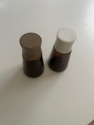 Aceitera Vinagrera Ikea Marrón y Blanca