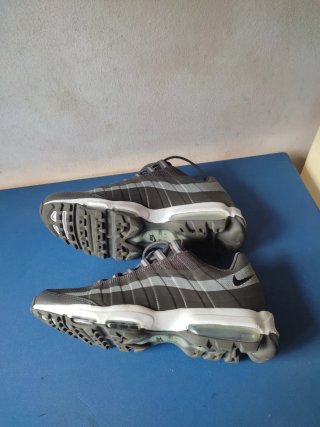 Nike Air Max 95 UL Grises
