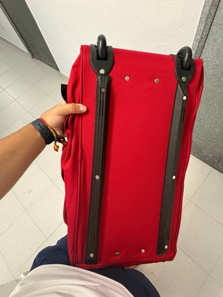 Bolsa de viaje roja sin estrenar
