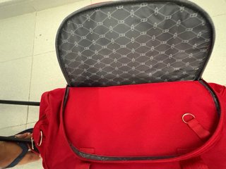 Bolsa de viaje roja sin estrenar
