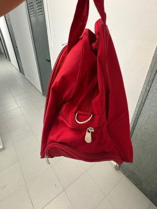 Bolsa de viaje roja sin estrenar