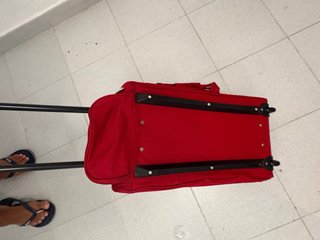 Bolsa de viaje roja sin estrenar