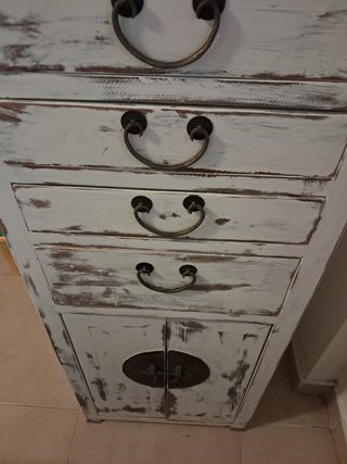 Mueble vintage restaurado cajones y puertas