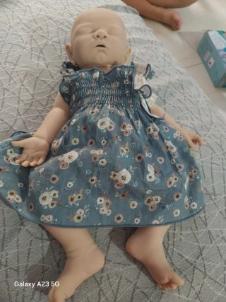 Muñeca de silicona entera