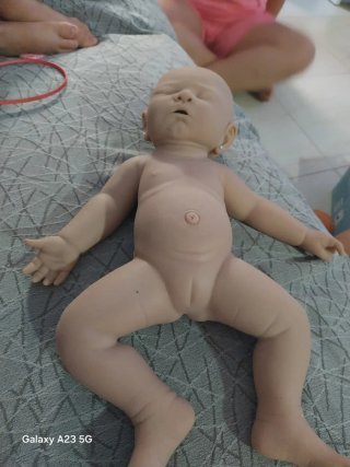 Muñeca de silicona entera