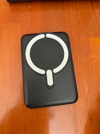 Batería Externa Magnética Negra