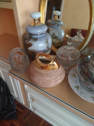 Lote decorativo de porcelana y cristal
