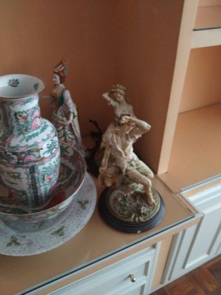 Lote decorativo de porcelana y cristal