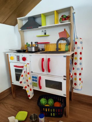 Cocina de juguete con accesorios