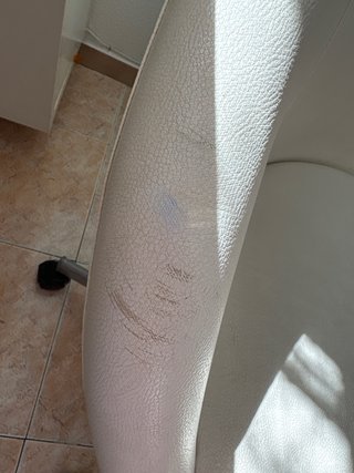 Silla de escritorio giratoria blanca