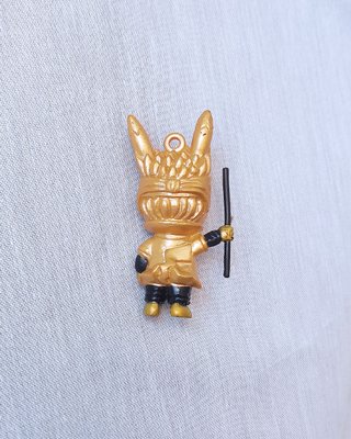 Boneco Dourado Pikachu Naruto