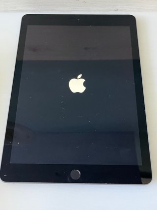 iPad 6ª Gen 128GB Gris + Caja + Funda