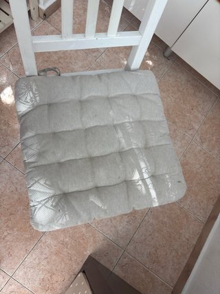 Silla de comedor blanca de madera