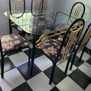Mesa de comedor de cristal y 6 sillas