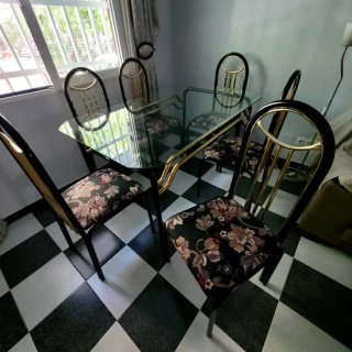 Mesa de comedor de cristal y 6 sillas
