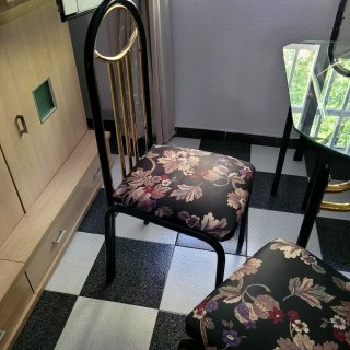 Mesa de comedor de cristal y 6 sillas