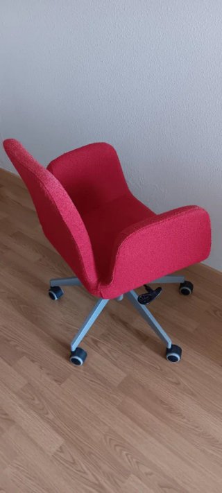 Silla giratoria Ikea roja