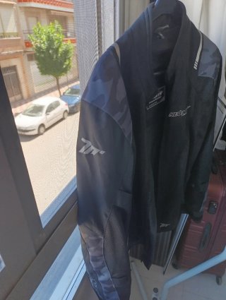 Chaqueta de moto SEVEN se vende por no usar