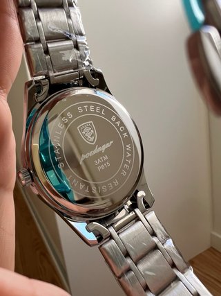 Reloj Poedagar nuevo.