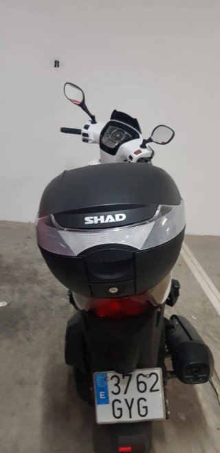 Kymco People GTI 125 Scooter
