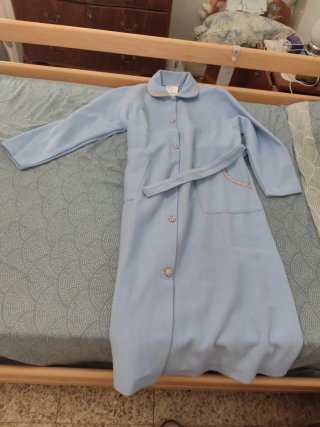 Bata azul suave sin estrenar