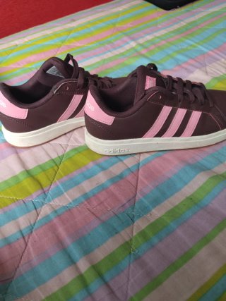 Zapatillas Adidas niña rosa y marrón