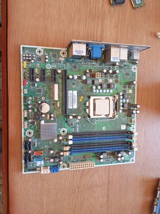 Placa Base MSI con Procesador Intel 3