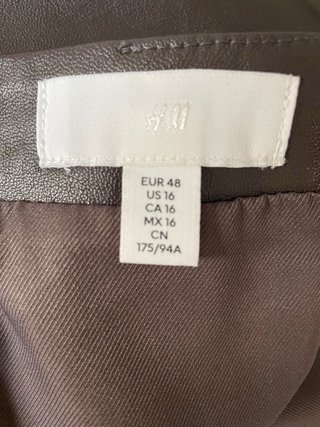 Minifalda efecto cuero marrón