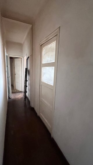 Puerta antigua con cristal