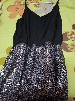 Mono corto Even&Odd negro lentejuelas Talla S