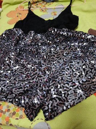 Mono corto Even&Odd negro lentejuelas Talla S