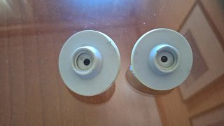 Tappi per lavandino in metacrilato e metallo