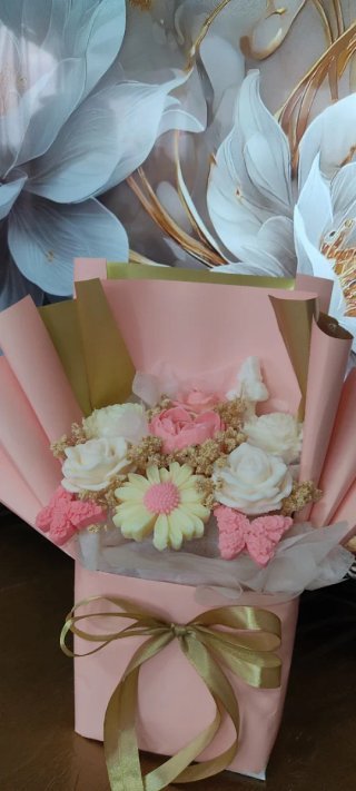 Ramo de flores decorativas
