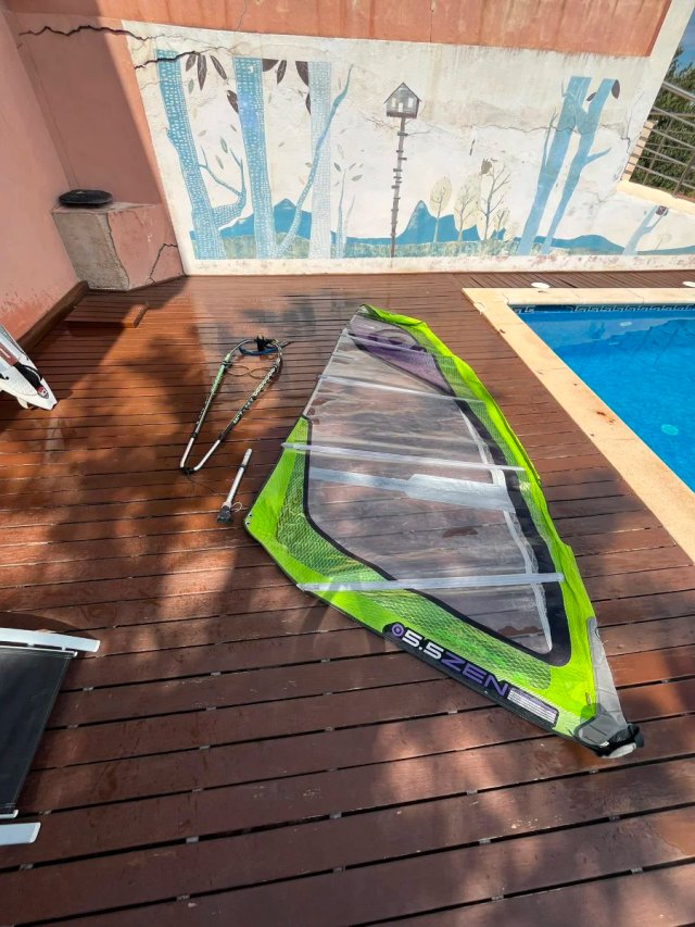 Vela Windsurf 5.5m Zen y tabla Starboard 81L