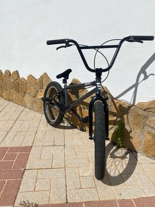 Bicicleta BMX gris